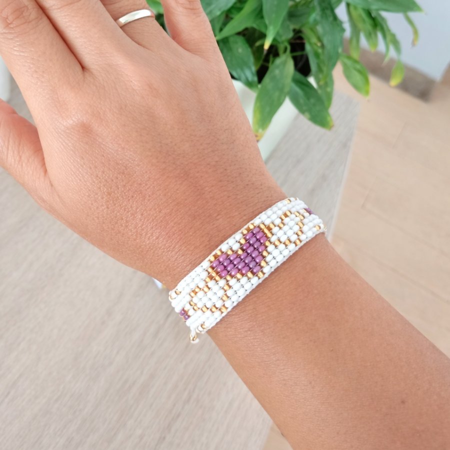 Imagen destacada del producto PULSERA TEJIDA CORAZONES